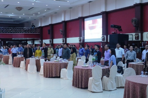 Undangan yang hadir memenuhi undangan