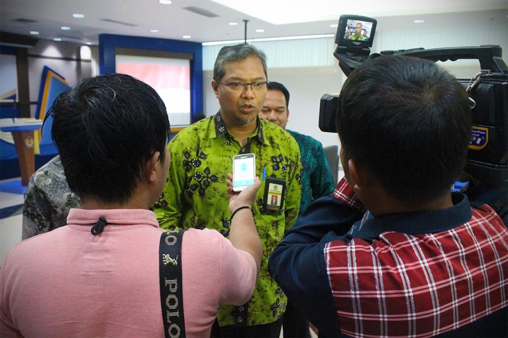 Wawancara kepala KPP Pratama Mamuju dari undangan pers.