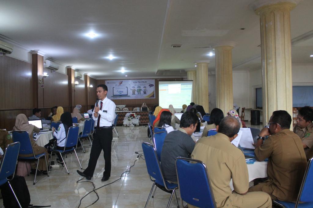 Kepala KP2KP Sangatta memaparkan materi