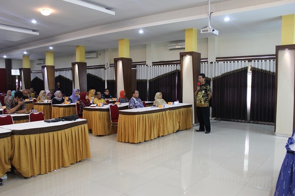 Materi Identifikasi meterai palsu dan program canvasing diisi oleh Kantor Pos