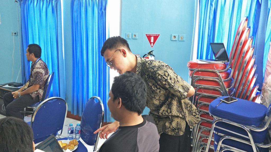 Pegawai PLN Menerima Bimbingan Pelaporan SPT