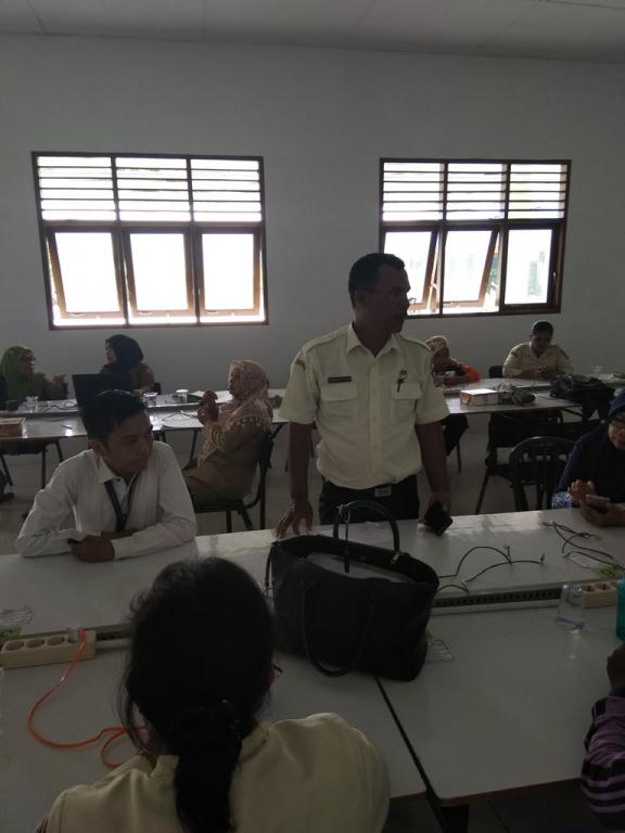 Pembukaan oleh Kepala Sekolah SMP Negeri 4 Tanjung Balai, Robinhot Silaen