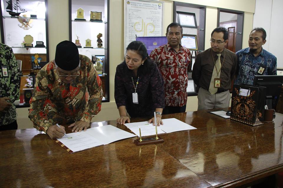 Penandatangan PKS KSWP disaksikan oleh Kepala DPMPTSP Kota Tidore dan Pejabat Eselon III Kanwil DJP SulutenggoMalut