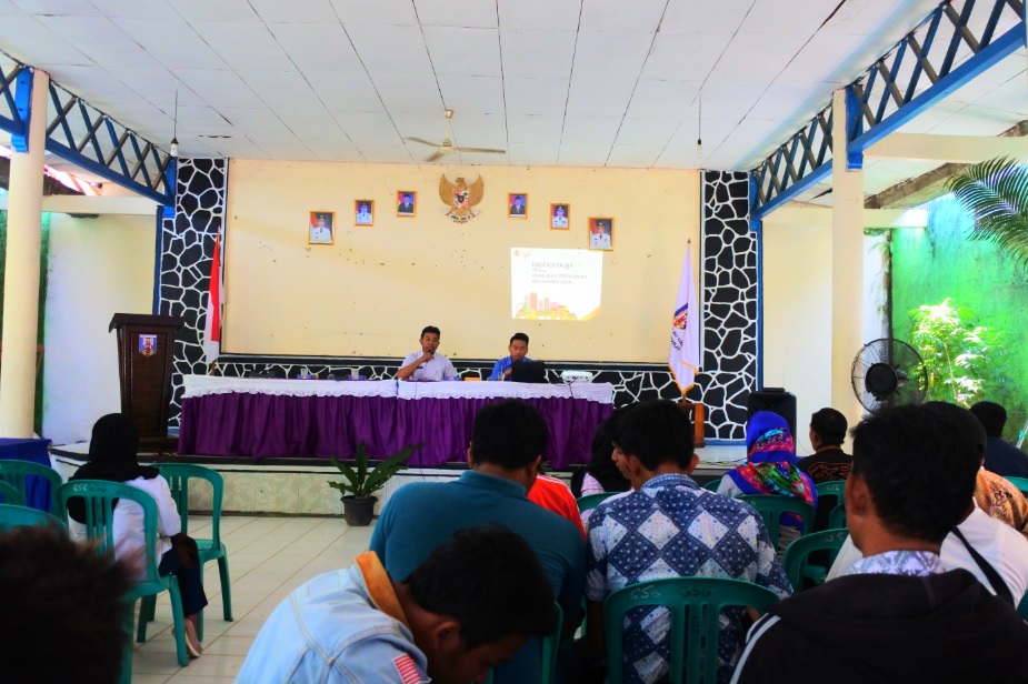 Camat Banjit memberikan sambutan sekaligus membuka acara dialog dan edukasi perpajakan tentang kewajiban pajak atas Dana Desa.