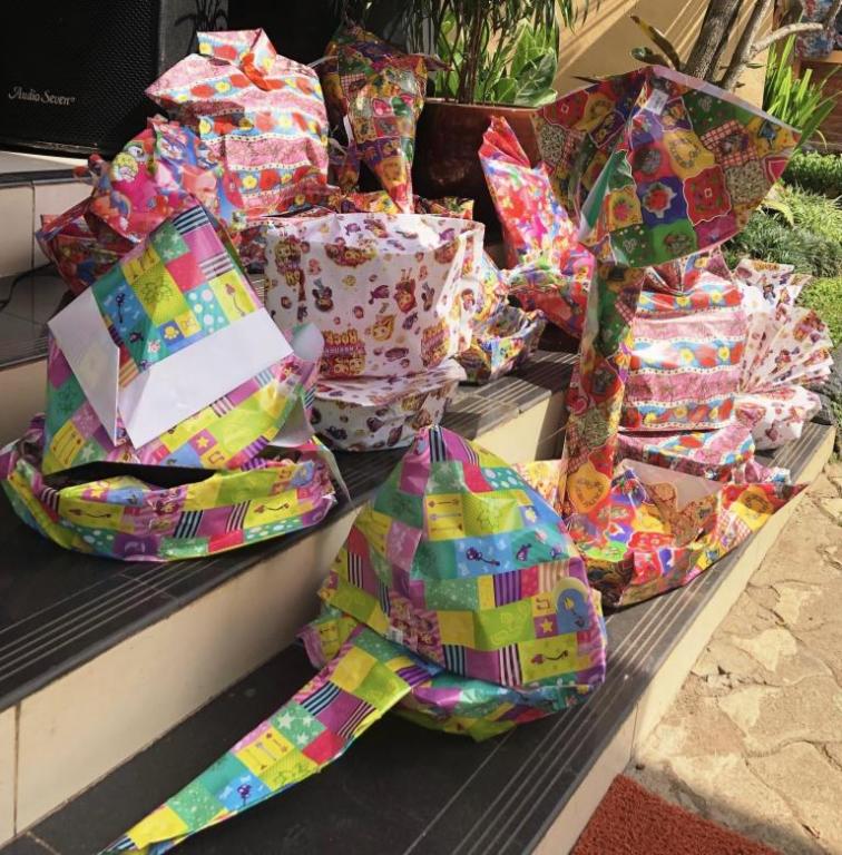 Hasil karya para peserta Lomba Kreasi Kado.