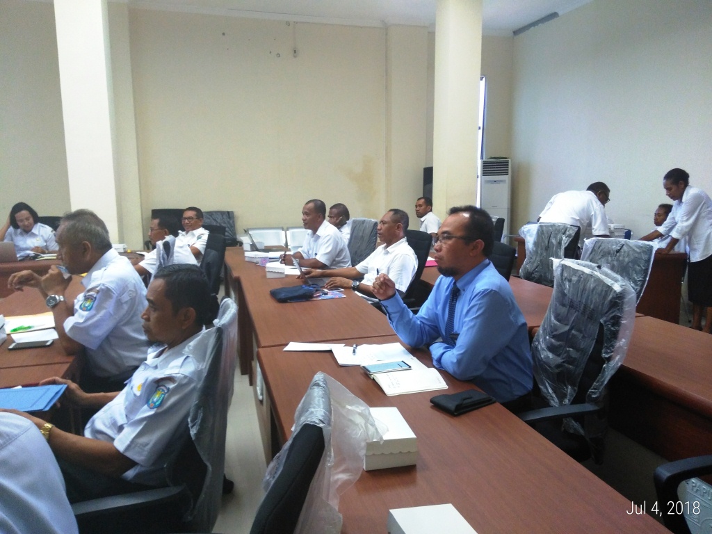 Terlihat Kepala KPP Pratama Manokwari hadir mengikuti pembahasan KEK Sorong