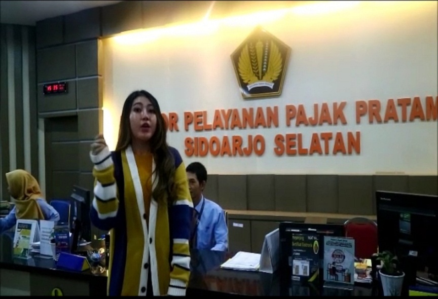 Via Vallen mengajak Wajib Pajak Lapor Pajak Pakai e-filing.