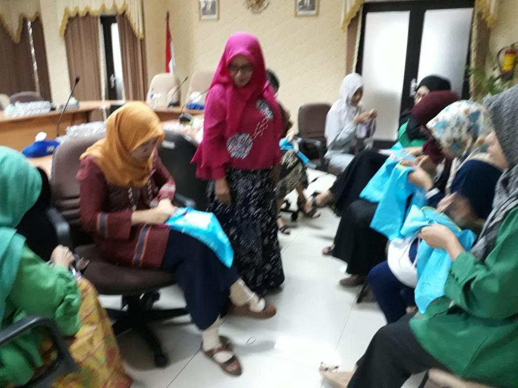 Para peserta sulam pita