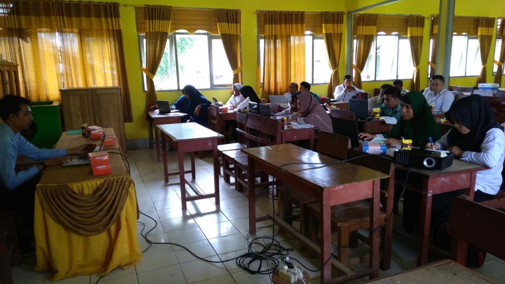 Pemaparan materi dengan cara memandu para peserta tatacara pelaporan eSPT