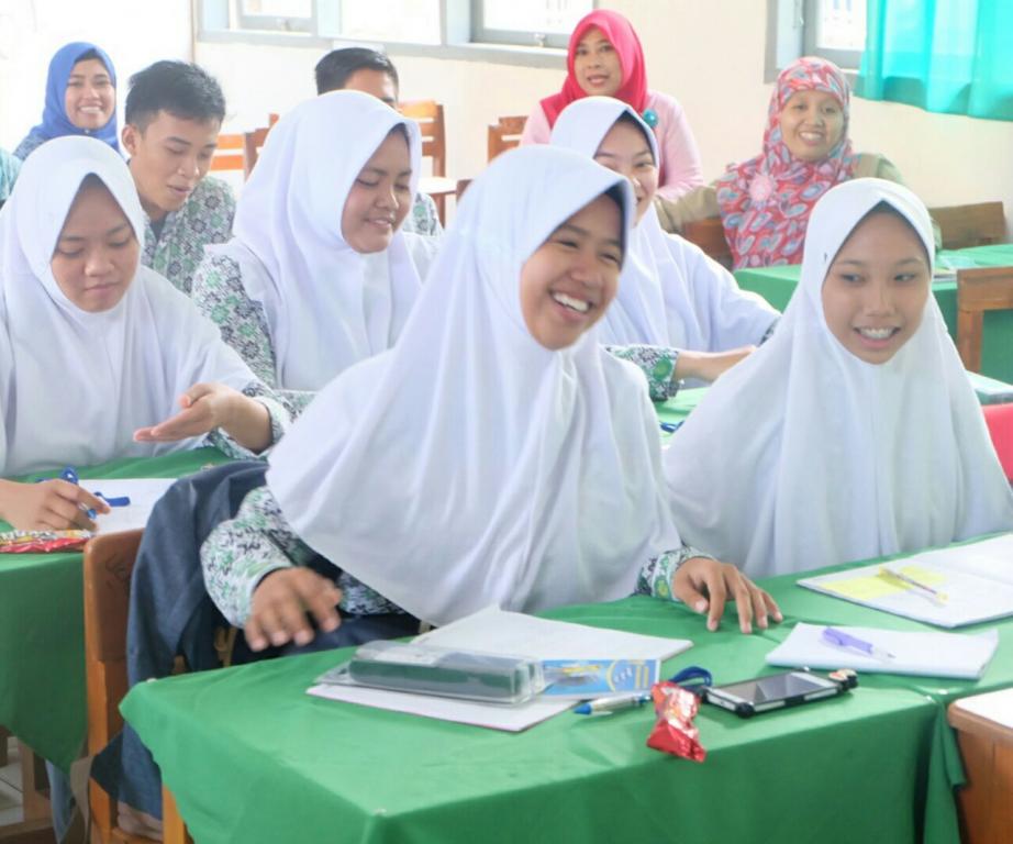 Antusiasme dari Siswa-siswi SMK Muhammadiyah Marioriwawo