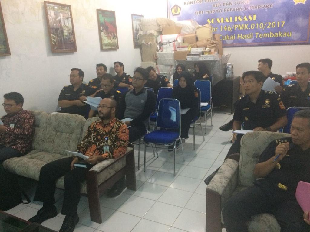 Suasana Aula KPPBC Madura tempat berlangsungnya sosialisasi