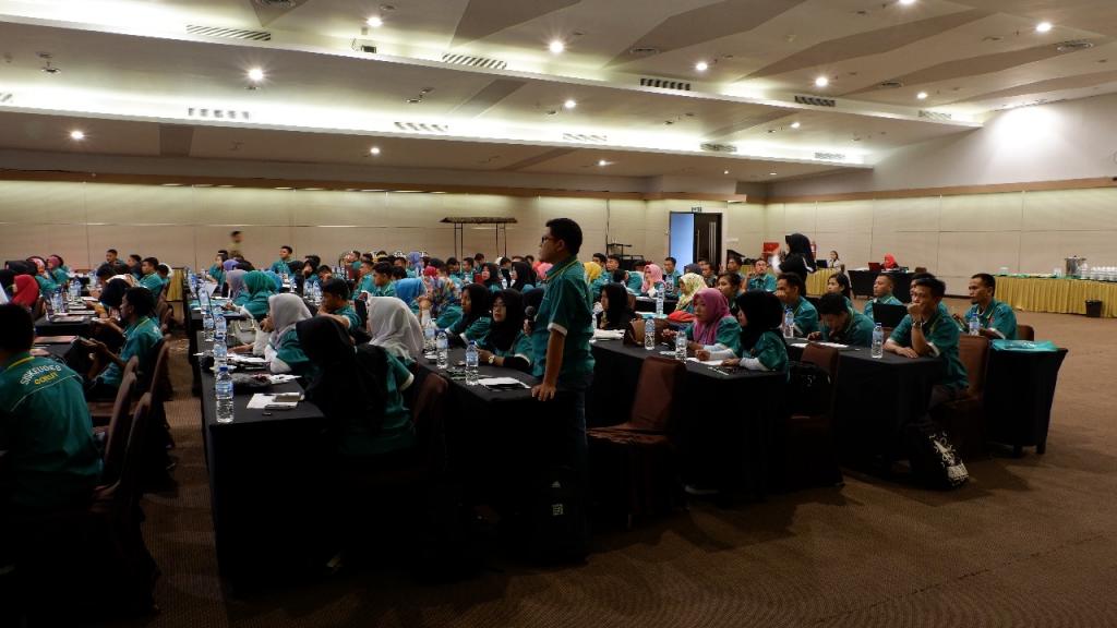 Peserta Mengajukan Pertanyaan