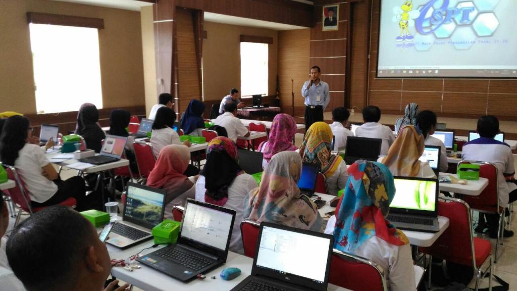 Materi penyampaian SPT dengan e-filling dibawakan AR waskon 4, Agus Novianto