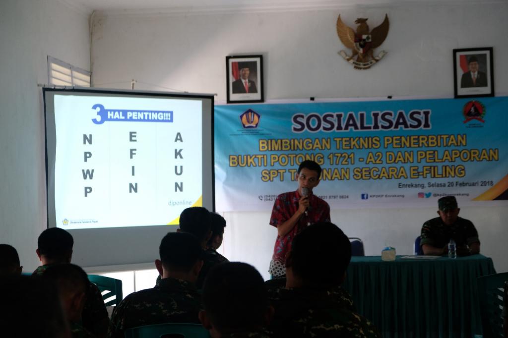 Penyampaian materi oleh Rachdiansyah Bachri