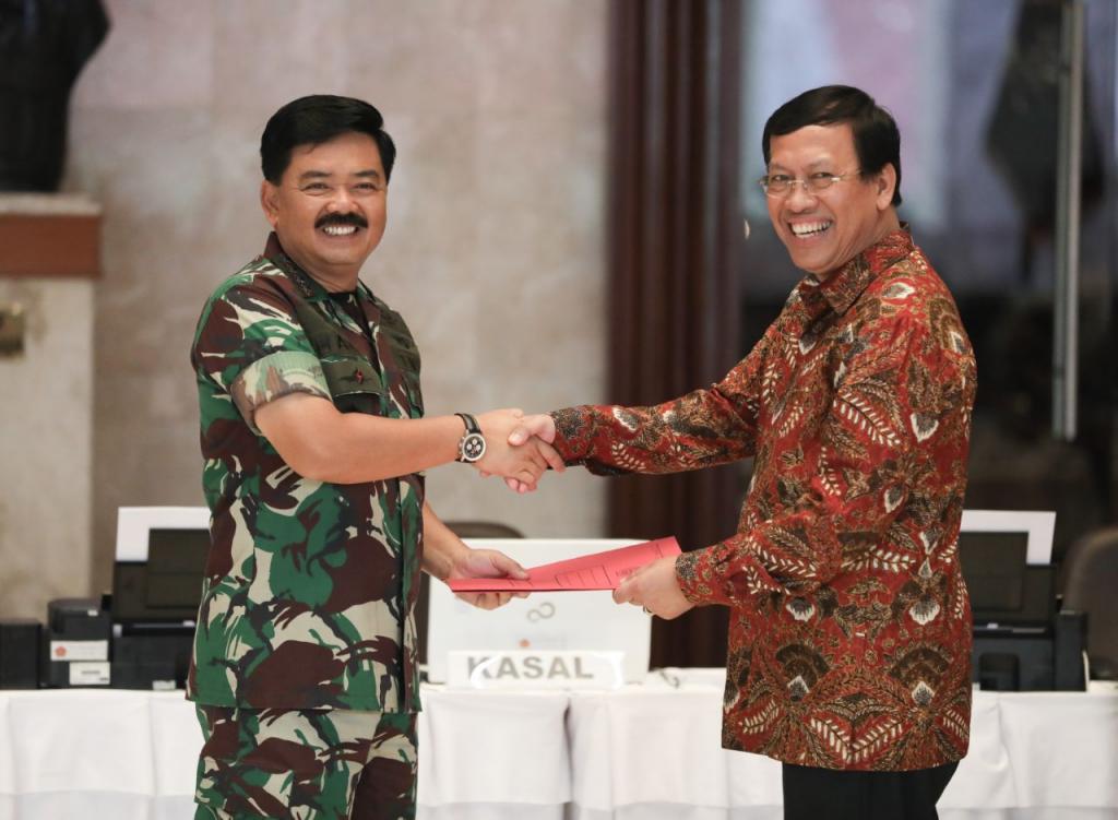 Dalam kesempatan tersebut, Panglima TNI mengundang Direktur Jenderal Pajak Robert Pakpahan untuk memberikan sambutan.