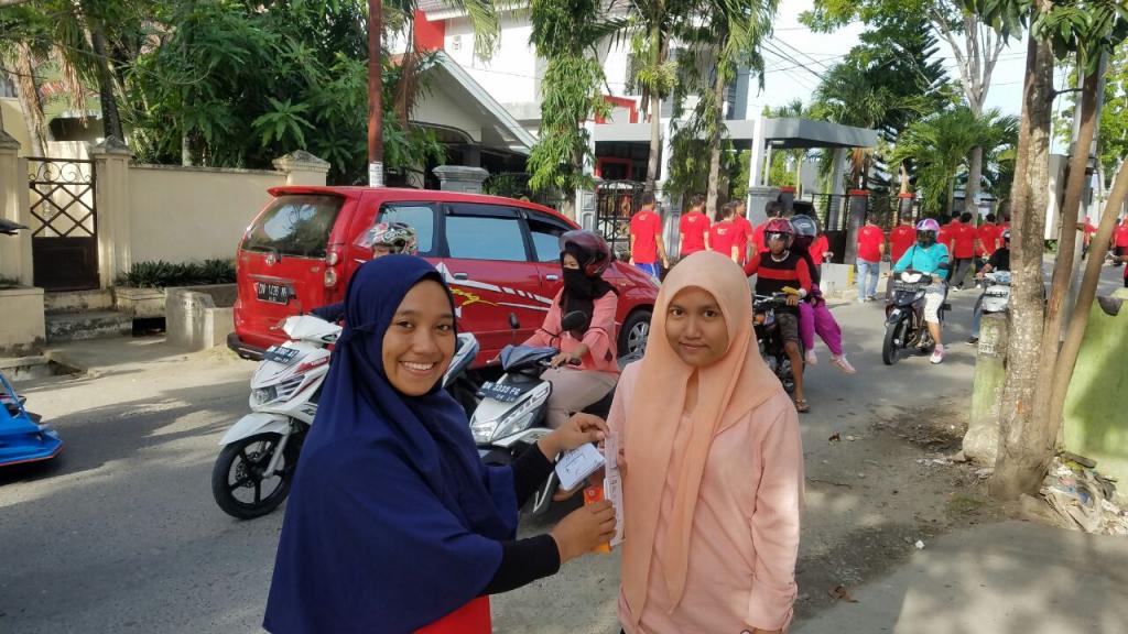 Pembagian Leaflet e-filing dan Minuman Ringan