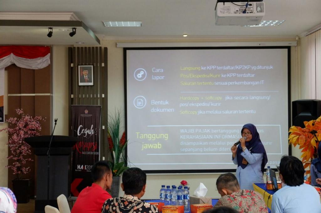 Eka Oktiyani memberikan pemaparan dengan materi Pasca Mengikuti Tax Amnesty