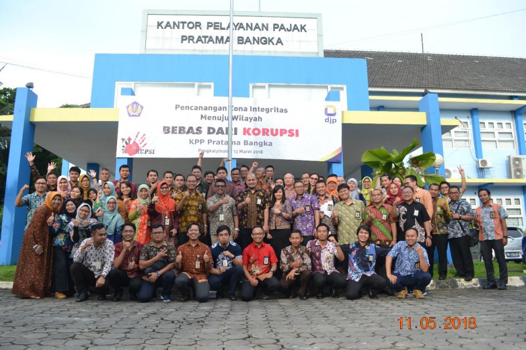 Foto bersama Direktur KITSDA bersama pegawai KPP Pratama Bangka