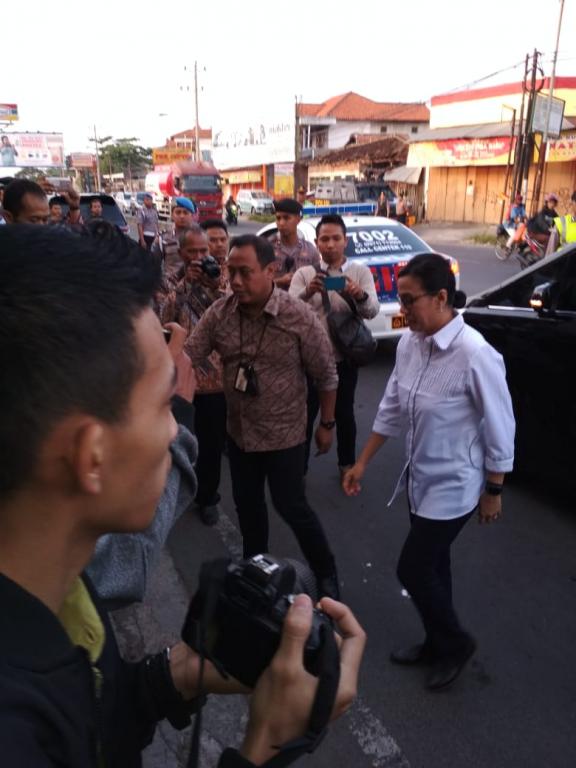 Sri Mulyani beserta rombongan tiba di lokasi