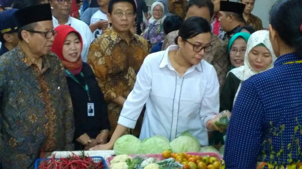 Menteri Keuangan berdialog dengan pedagang pasar
