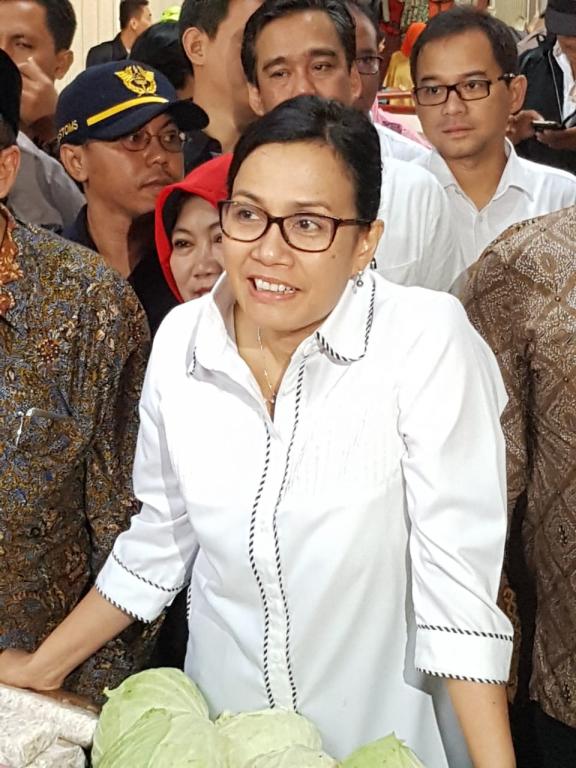 Sri Mulyani melakukan kunjungan ke Pasar Telukan Sukoharjo