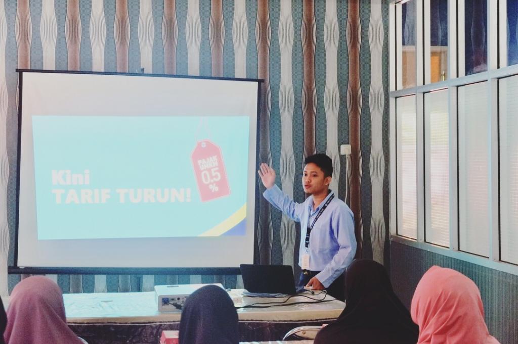 Penyampaian Materi Kepada Peserta