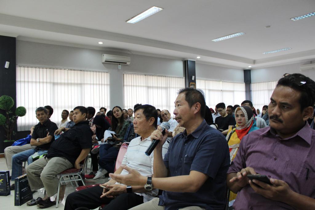 Edukasi dan Dialog berjalan menarik terlihat dari banyaknya pertanyaan dan aspirasi yang diberikan oleh peserta