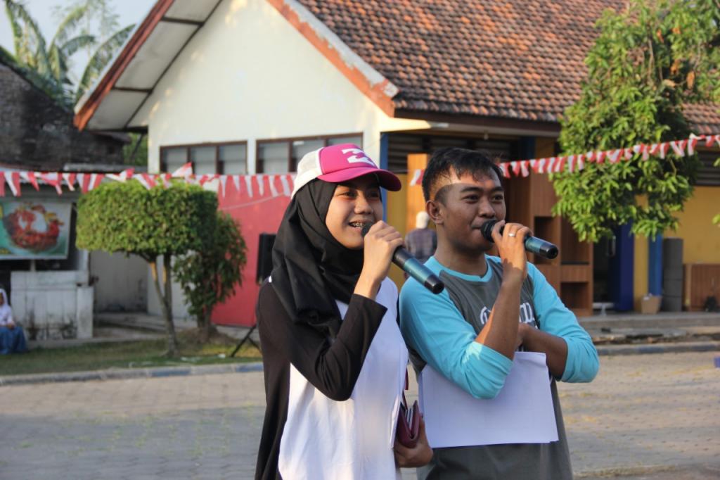 Pemandu Acara Lomba Tujuhbelasan Hari Kedua