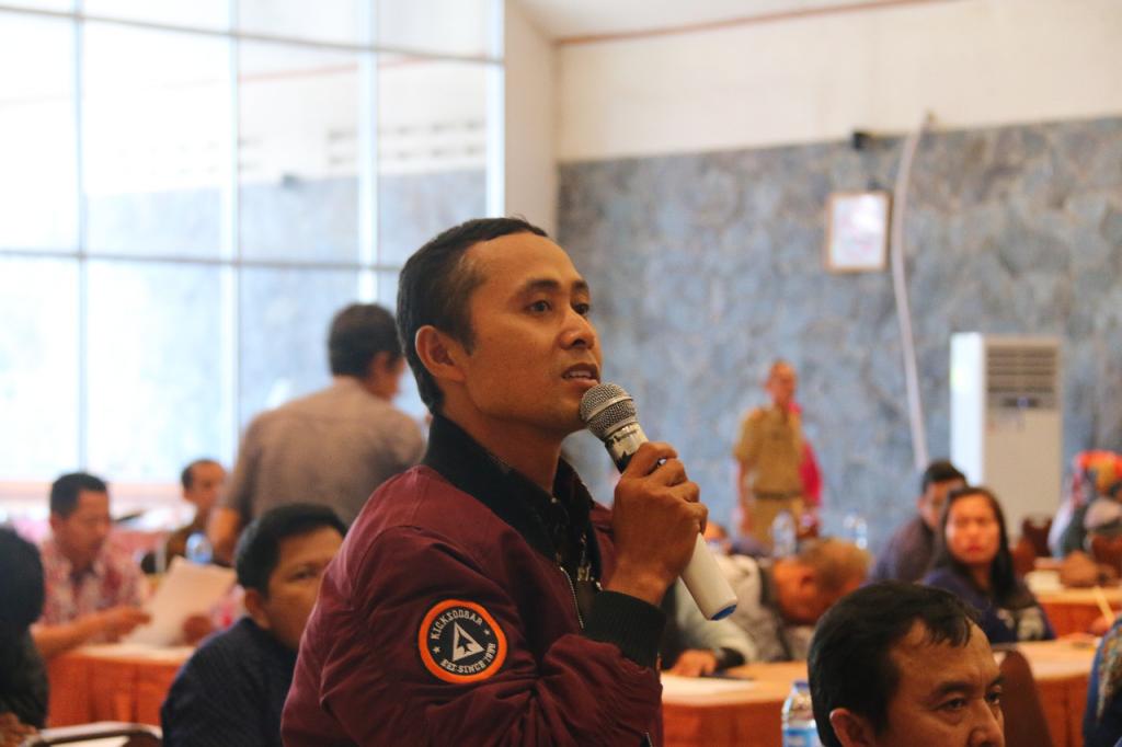 Salah satu peserta aktif bertanya dalam sesi tanya jawab