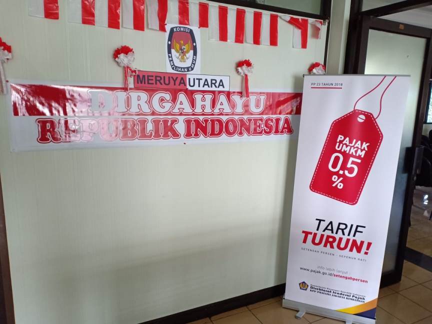 KPP Pratama Jakarta Kembangan mengusung sosialisasi tagline "Tarif Turun"