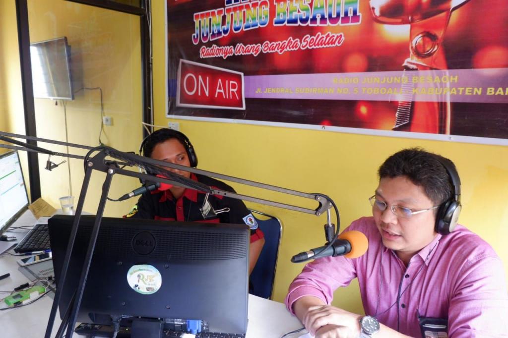 Erwin Siahaan memaparkan materi PP No. 23 Tahun 2018 dan Pendaftaran NPWP dan Kewajiban Pajak WP Baru