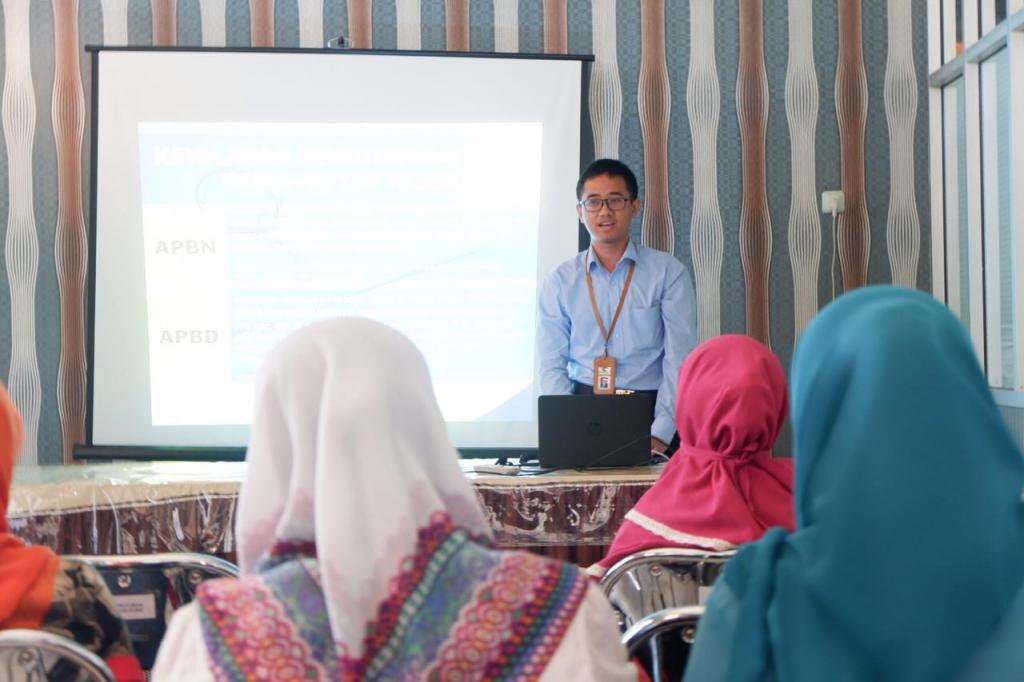 Penyampaian Materi Kepada Peserta