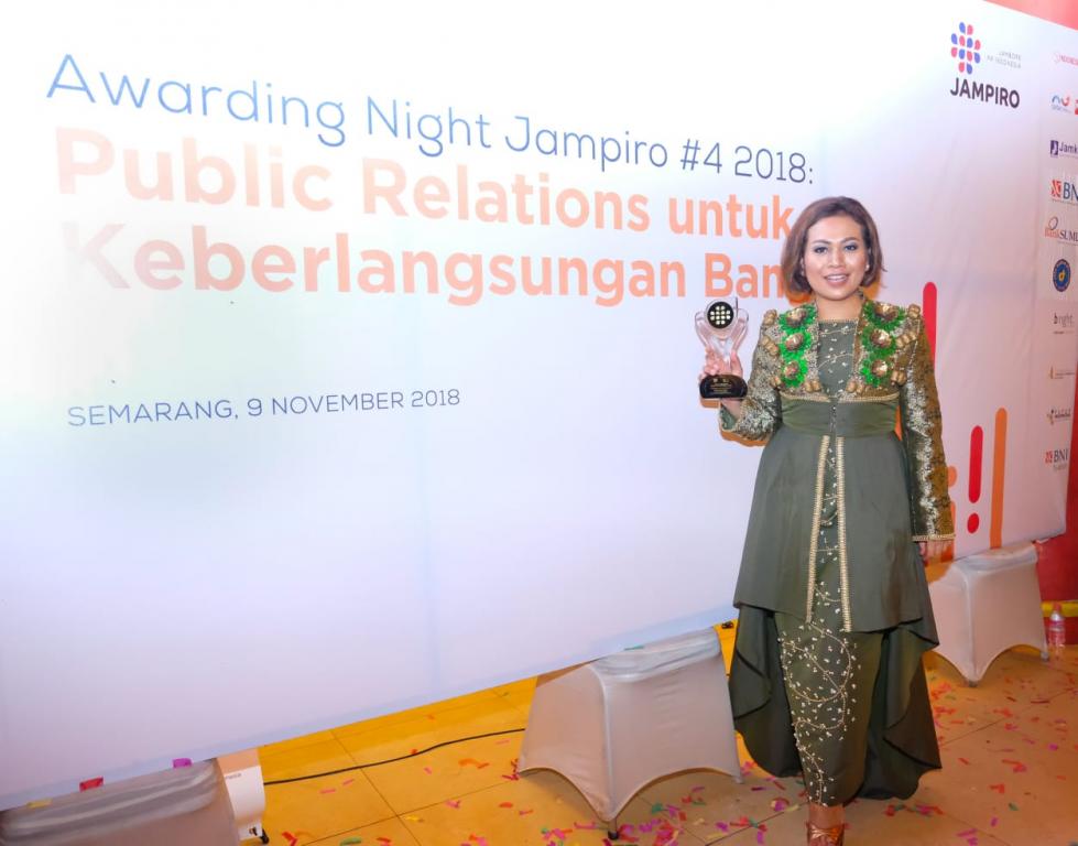 Ani Natalia Raih Gold Winner Insan PR Indonesia