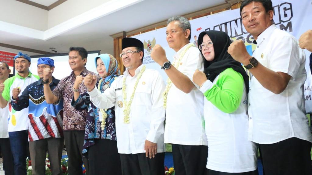 Selain Wakil Bupati Cianjur, kegiatan BDS ini dihadiri oleh Deputi Bidang Pembiayaan Kementerian Koperasi dan Usaha Kecil dan Menengah, Yuana Sutyowati, Ketua ABCGM Provinsi Jawa Barat, Dr. Meriza Hendri, dan Ketua ABCGM Kabpaten Cianjur, Hj Dewi Lustiawati, serta Kepala Seksi Ekstensifikasi dan Penyuluhan KPP Pratama Cianjur, Kaswandi.