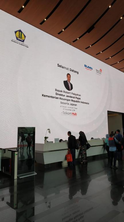 Lobby Telkom Landmark Tower