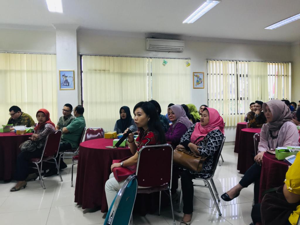 Suasana tanya jawab peserta dalam acara sosialisasi.