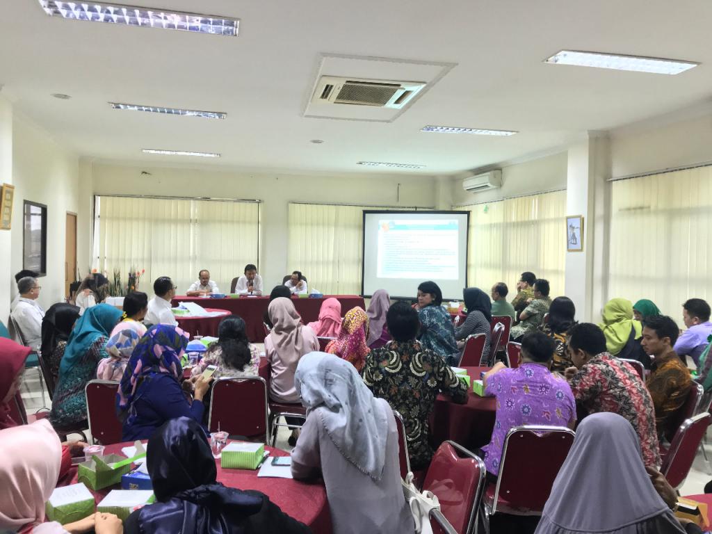 Tata Nugraha Kepala Kantor KPP Karawang Utara memberikan memberikan sambutannnya.