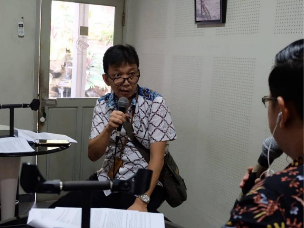 Salah satu fungsional pemeriksa Dwipa Hermawan sedang memberikan penjelasan tentang Pemeriksaan Khusus