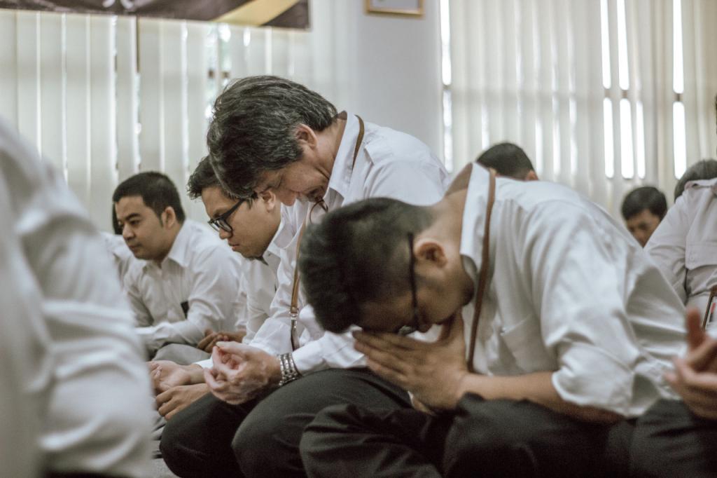 Suasana doa bersama yang berlangsung khidmat, memanjatkan puji dan syukur atas izin Allal SWT KPP Karawang Utara berhasil mencapai target penerimaan pajak 2018