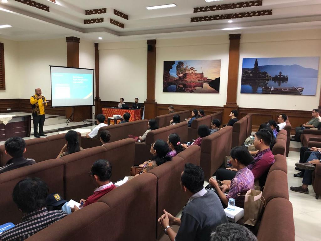 Arri Setyadi membuka acara sosialisasi PP 23 Tahun 2018