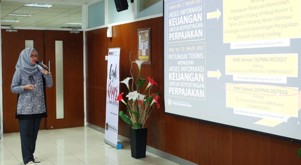 Kepala Seksi Penyuluhan dan Pengelolaan Dokumen Evi Zunaira memaparkan materi UU Nomor 9 Tahun 2017