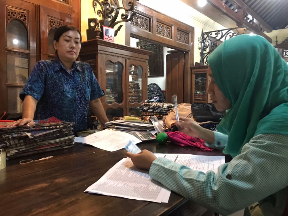 Petugas lakukan pendataan