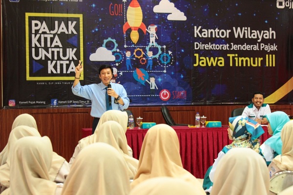 Kepala Bidang P2Humas Memberikan Materi Perpajakan