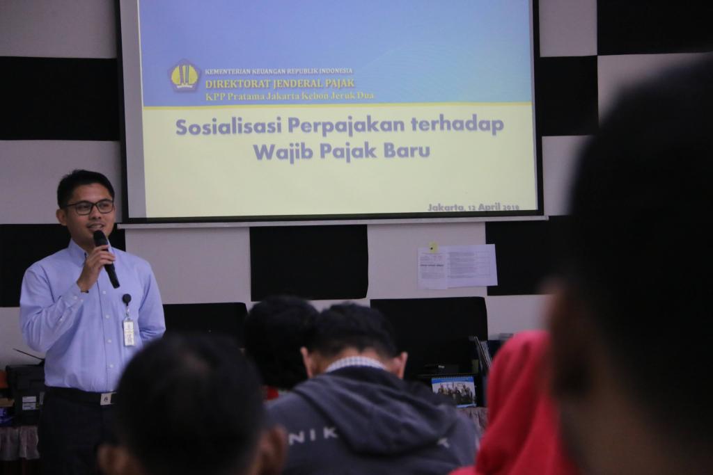 Imam Suharto, AR Waskon III, memaparkan materi mengenai hak dan kewajiban perpajakan