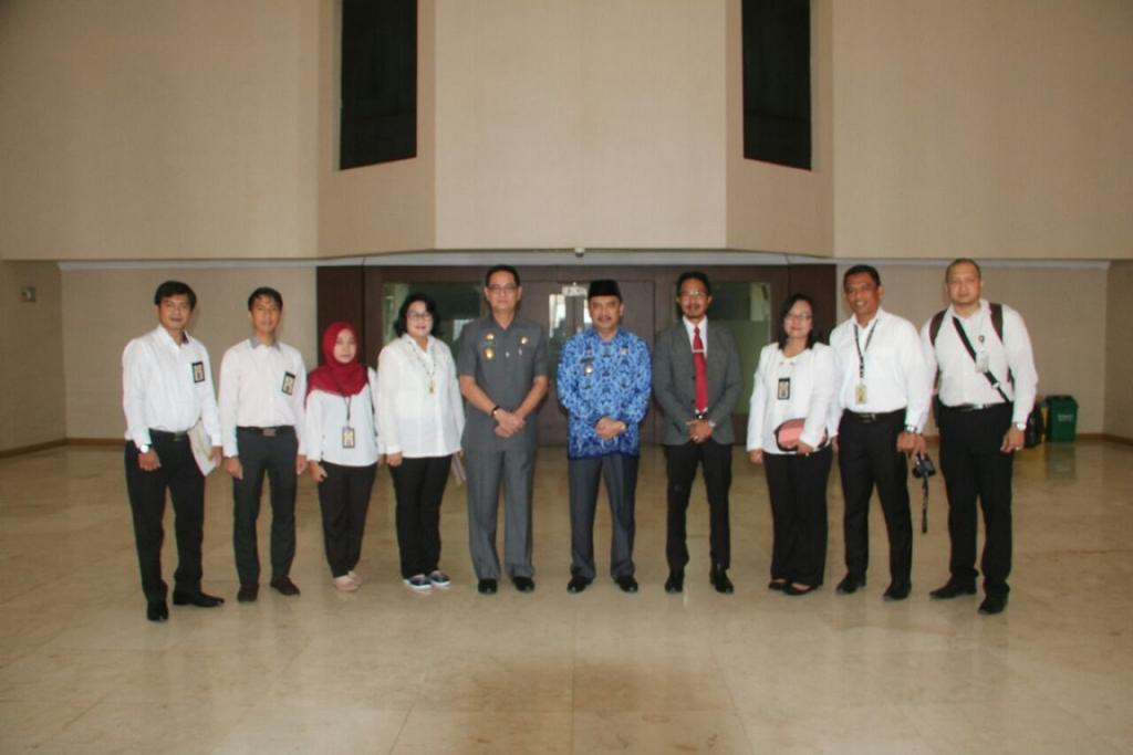 Bupati dan Wakil Bupati Maros bersama tim KPP Pratama Maros