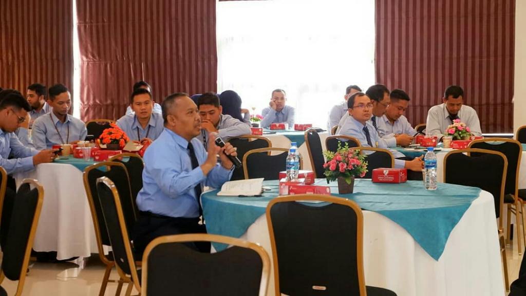 Kepala Bidang PPIP Kanwil Kaltimra Djumadi bertanya kepada narasumber