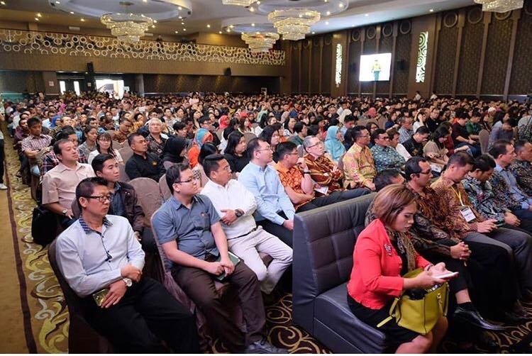 Seribu tiga ratus pelaku usaha dari berbagai sektor usaha memadati tempat acara.