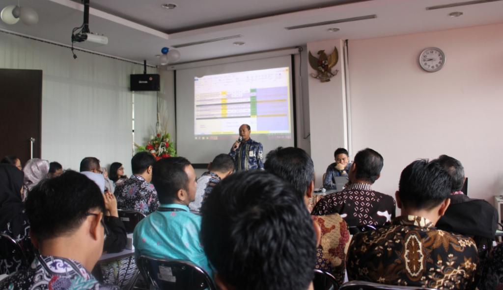 Kepala Kantor KPP Balikpapan saat memberikan pengarahan