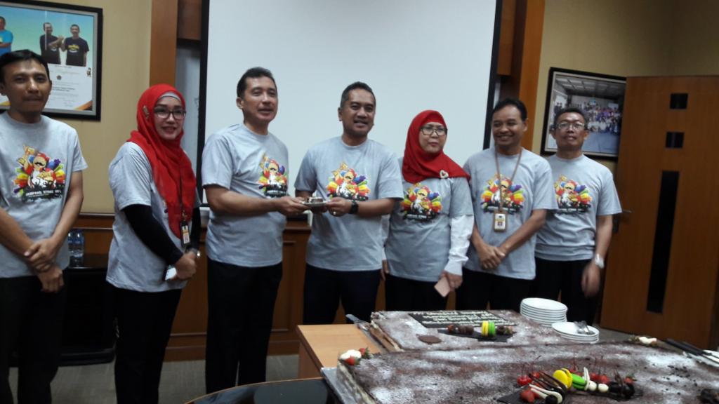 Foto bersama Kepala Kanwil Jaksel I dengan pejabat eselon 3 dan eselon 4 KPP Jampang