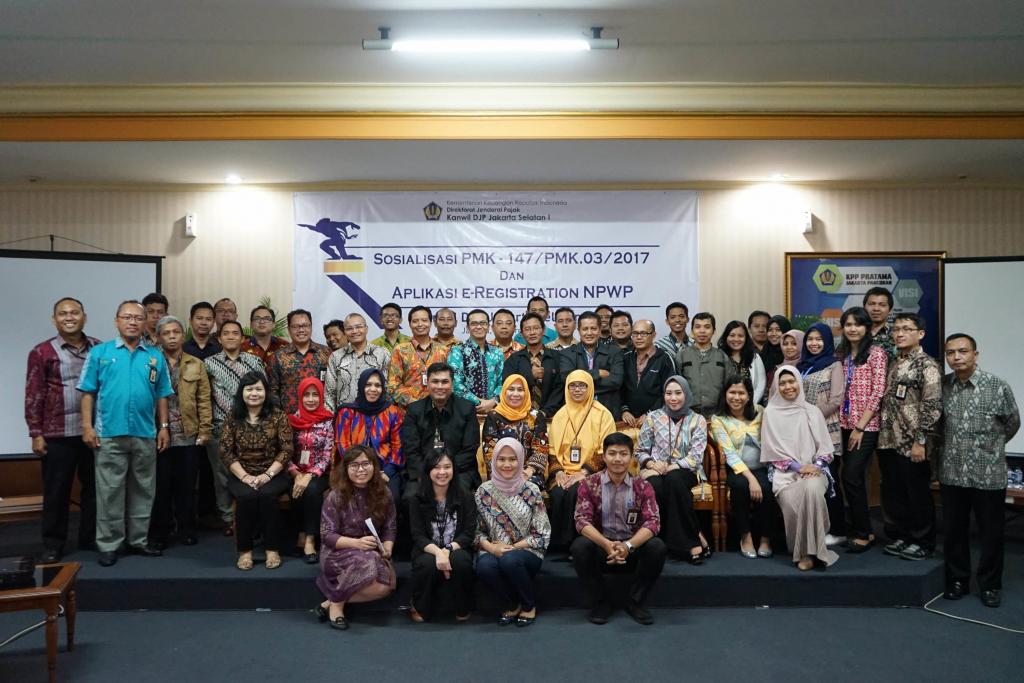 Foto bersama seluruh peserta